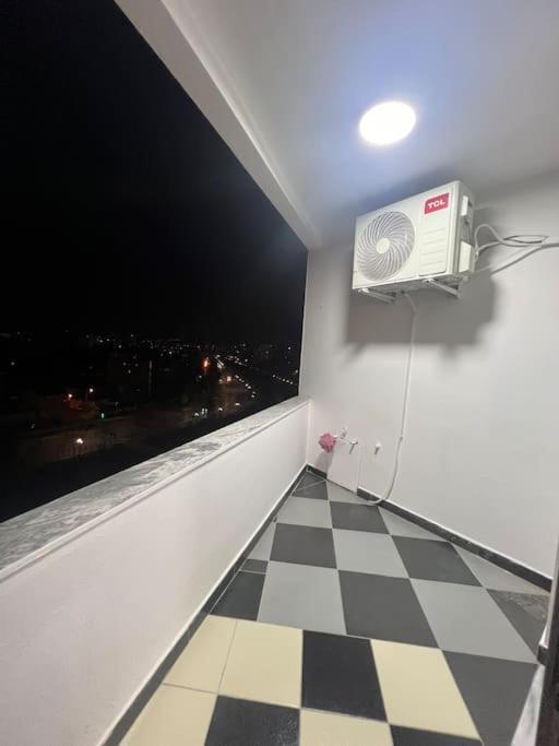 Apartment Art's